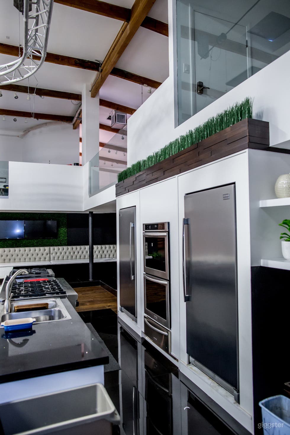 Soundstage and Office Space - 25029 Photo 2