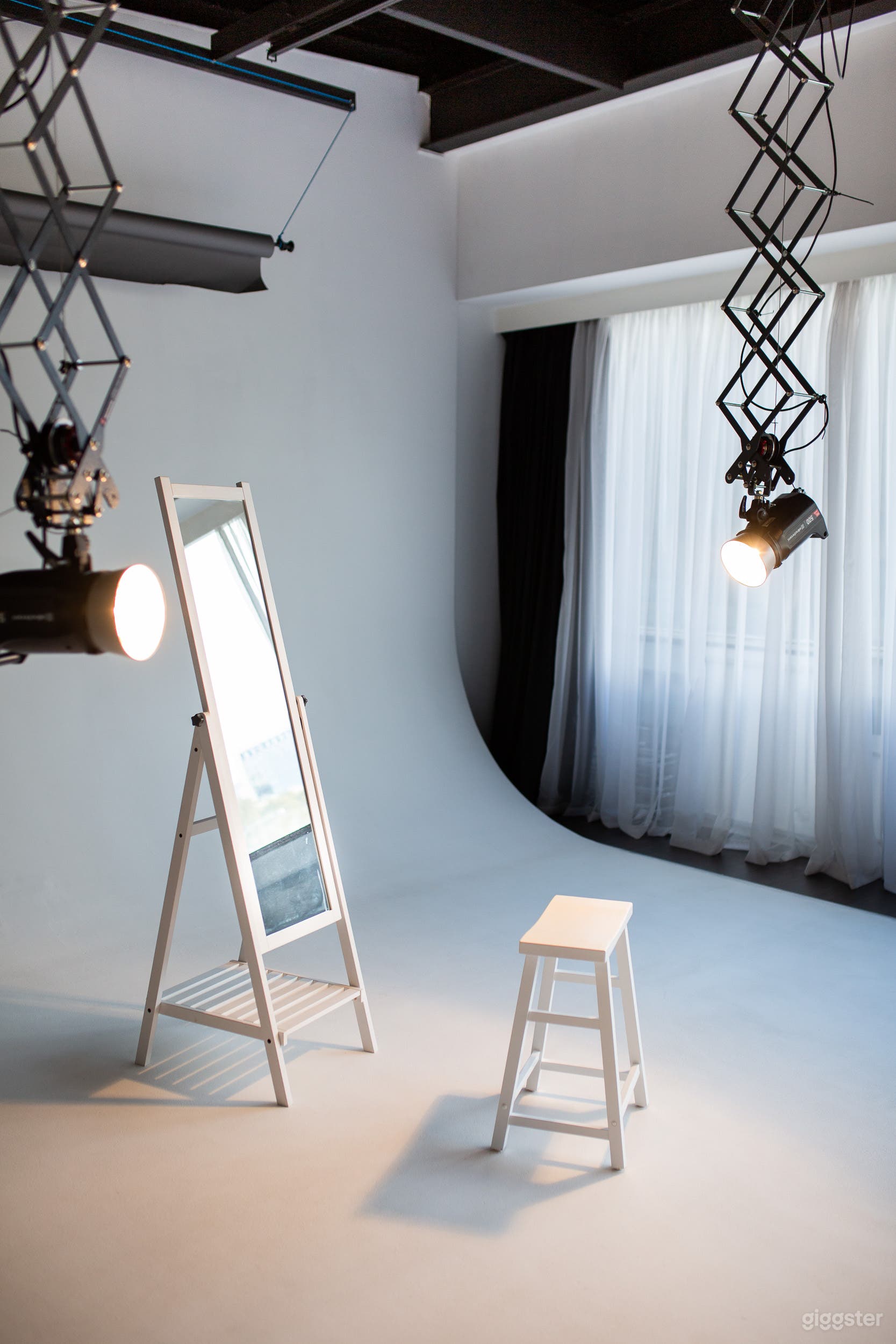 Boutique Photography Studio in Northbridge Photo 4