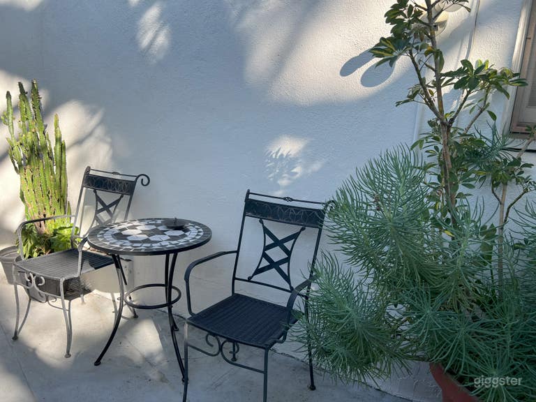  Rear patio (concrete floor) 