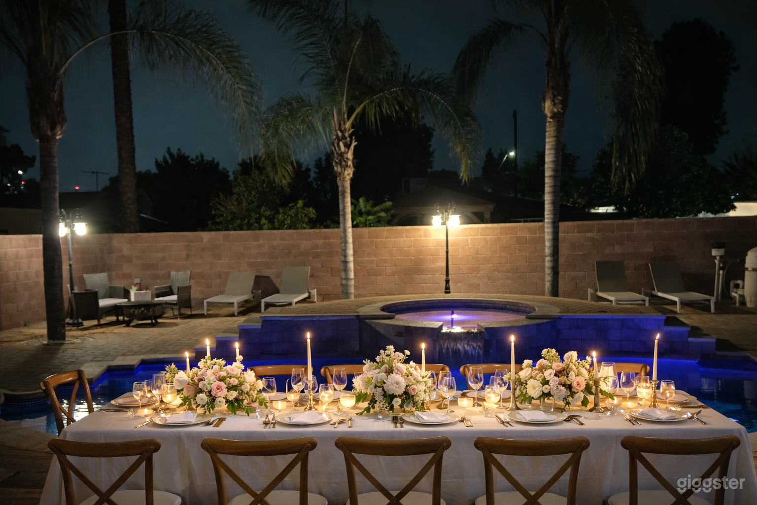 Spacious Indoor Home (Beautiful Outdoor Oasis & Heated Pool) Photo 4