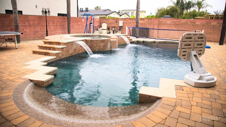  Tropical Oasis With Pool Already Heated & Games 