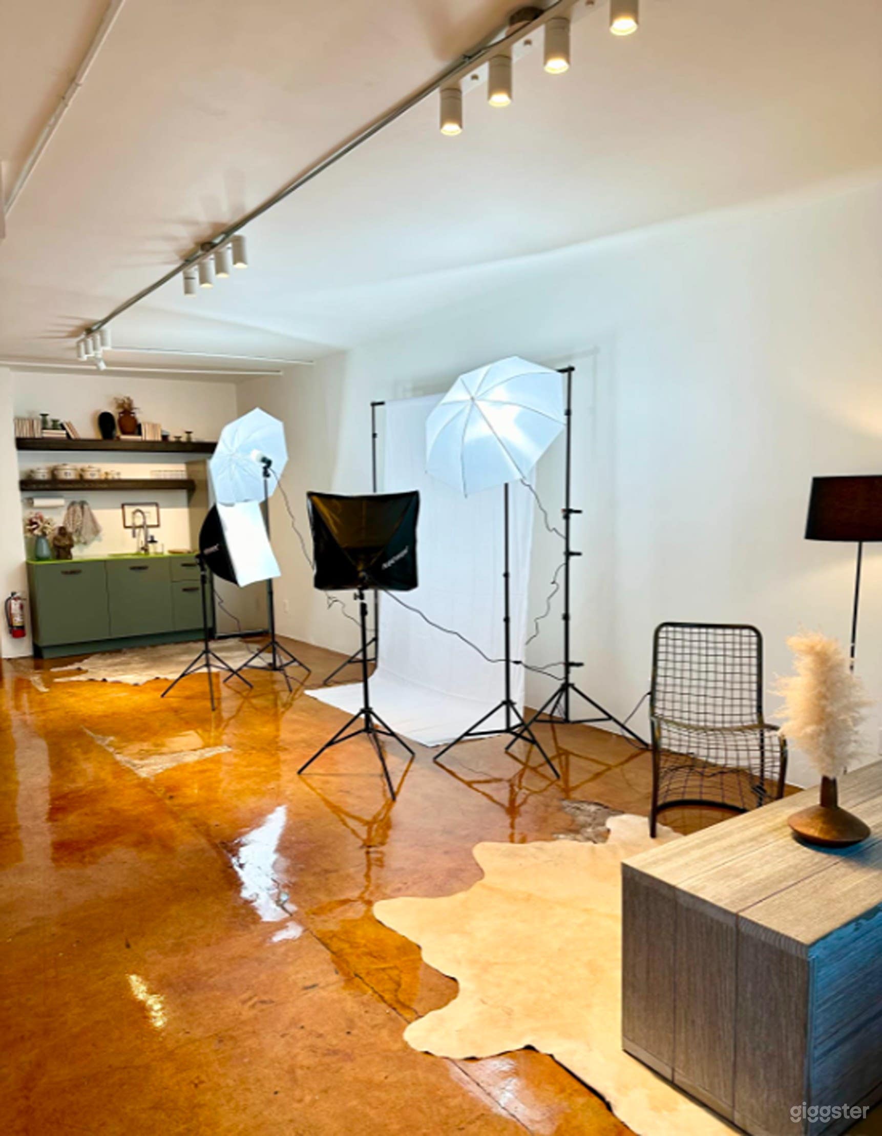 Stylish Studio Space in Downtown Las Vegas Photo 1