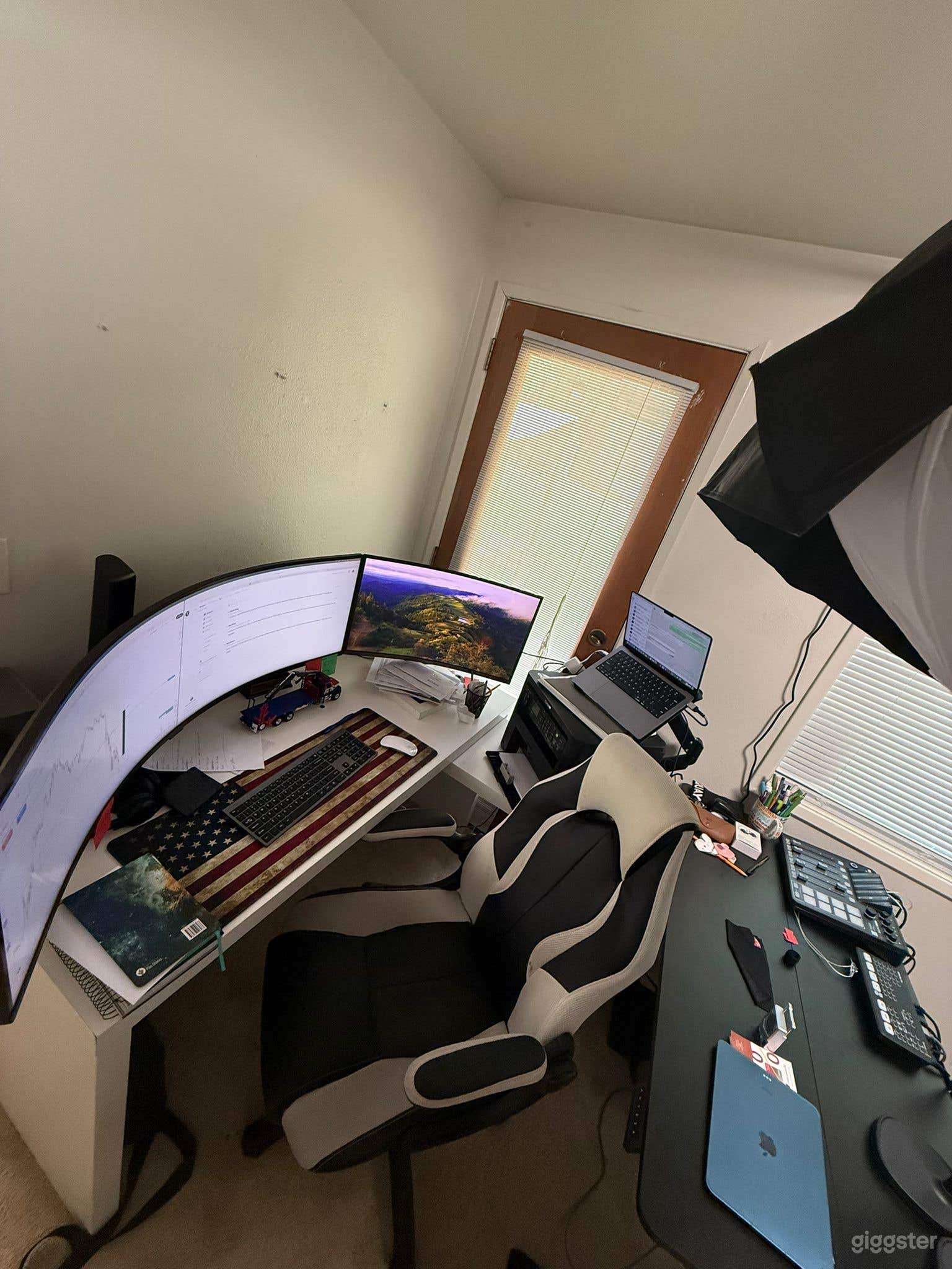 Versatile Podcast and Video Recording Studio Photo 2