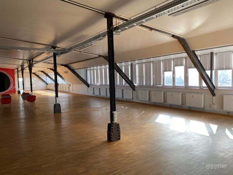  Stunning 4th-floor venue overlooking the Berlin 