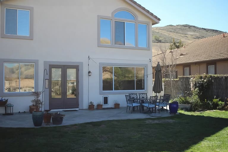  Modern Suburban Backyard 