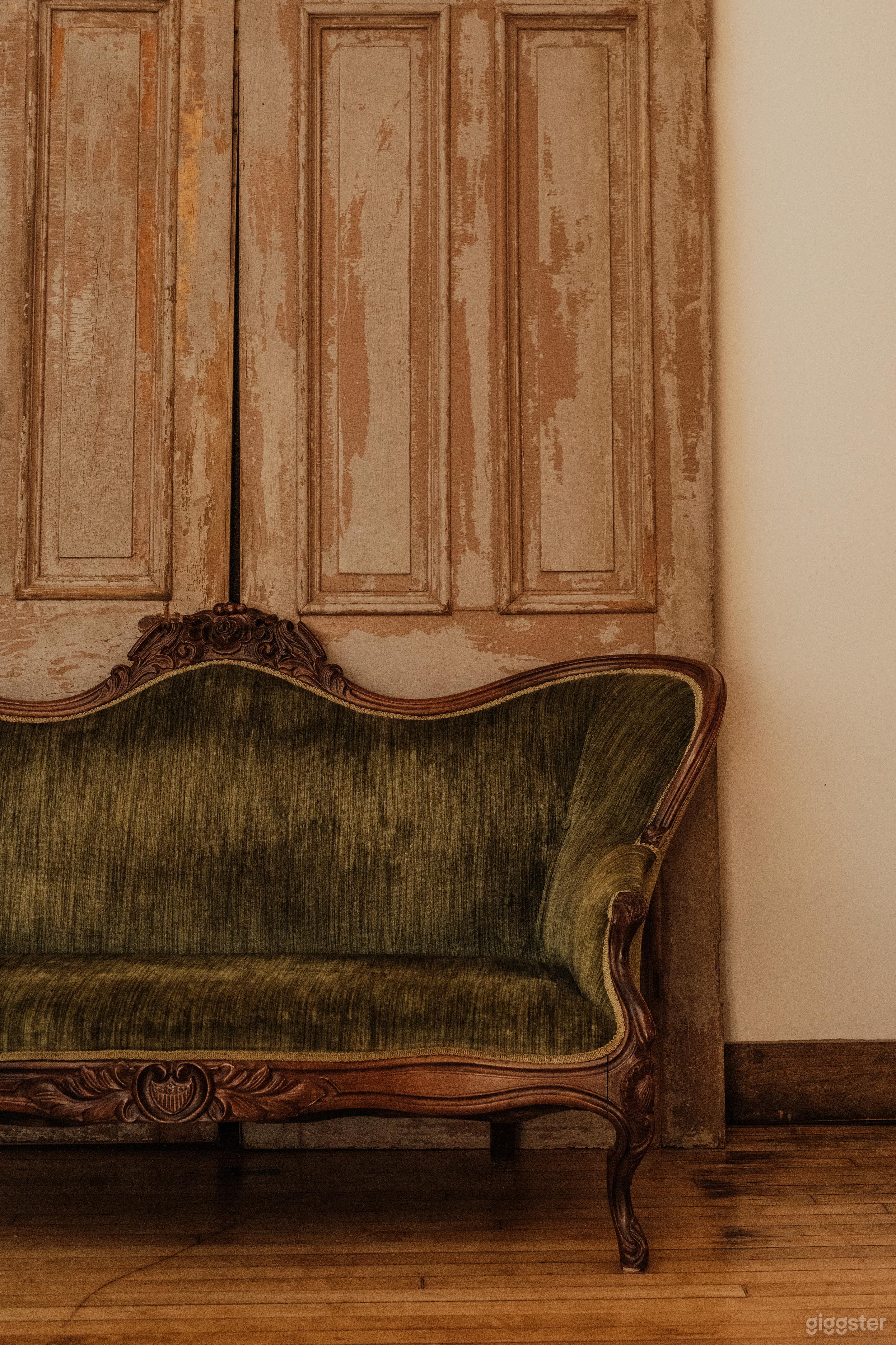 Historic, Exposed Brick, Tin ceiling, Industrial Photo 4