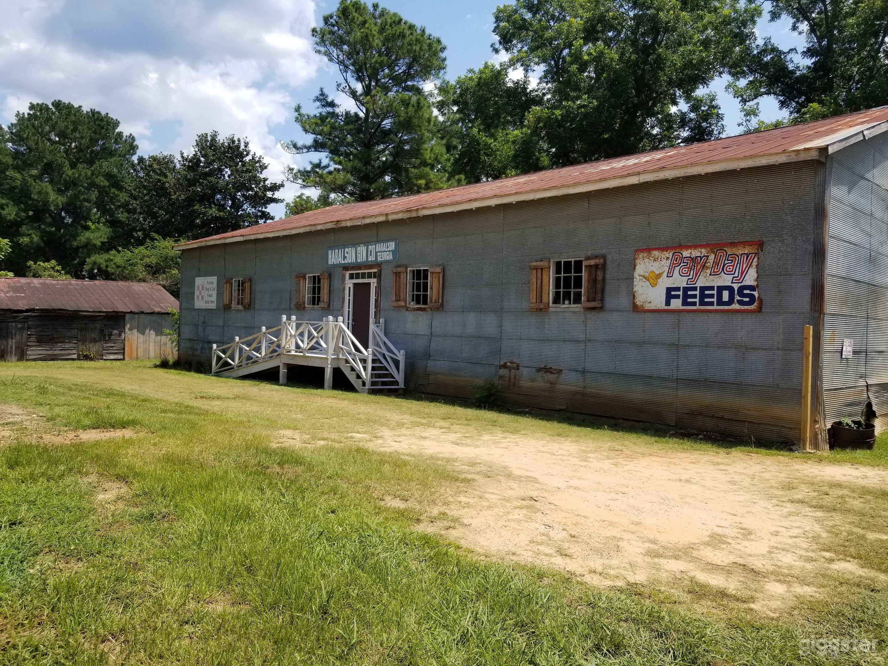 Vintage Photography Sets - with Props & Wardrobe Photo 4