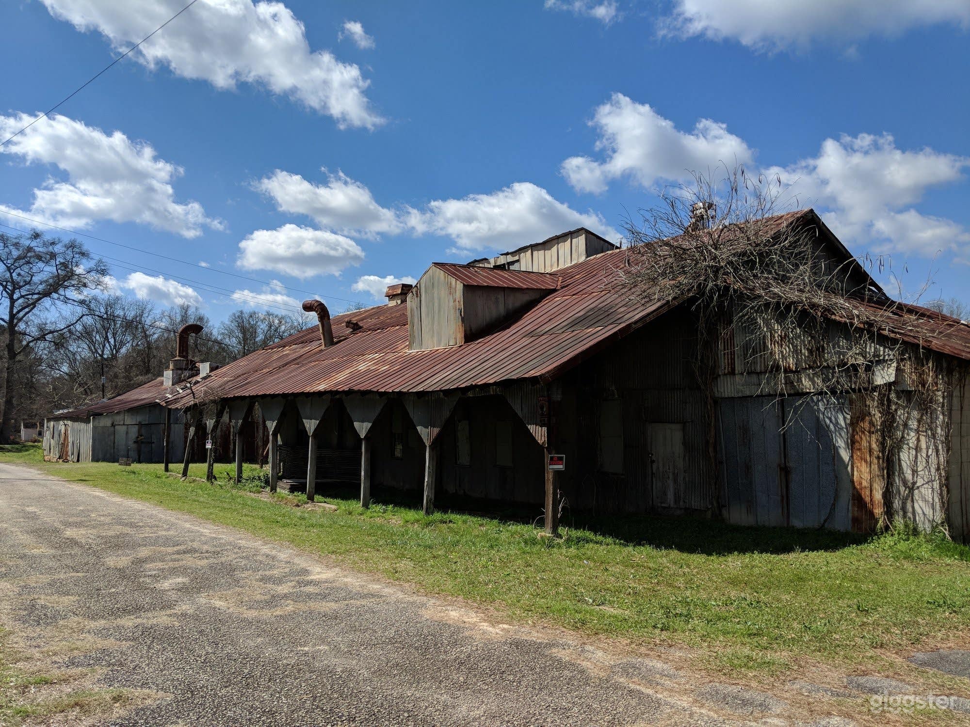 Vintage Photography Sets - with Props & Wardrobe Photo 1