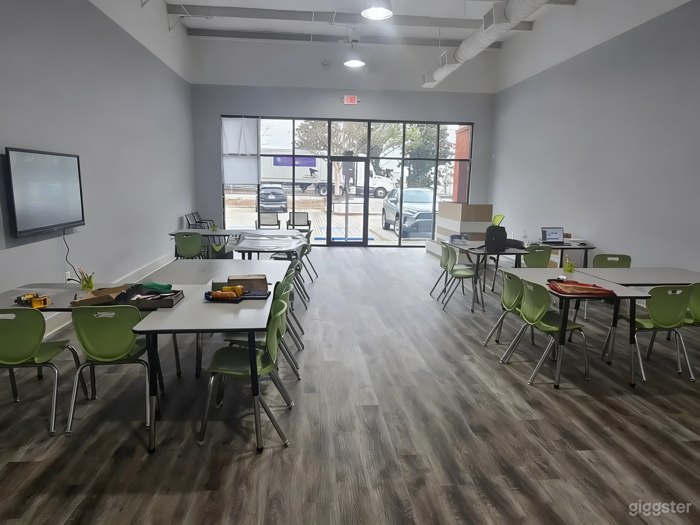 Bright Open Space for Workshops, Meetings & Events Photo 3