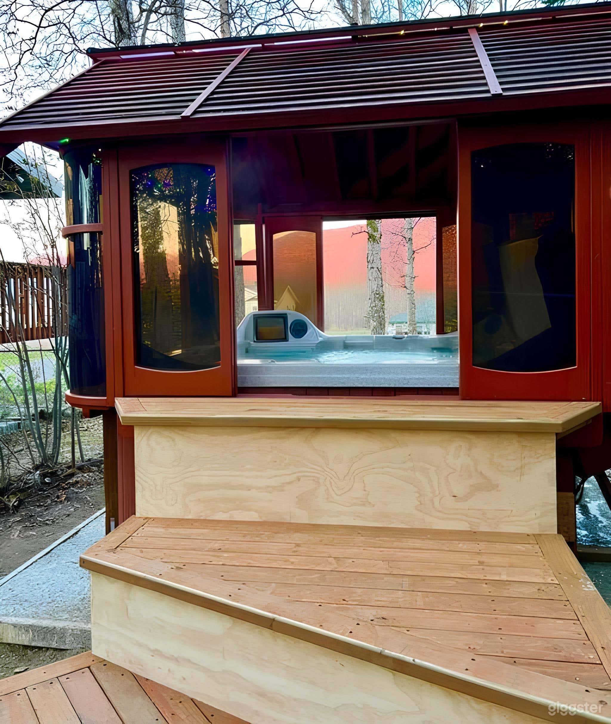 Indoor Jacuzzi with Mountain View Photo 2