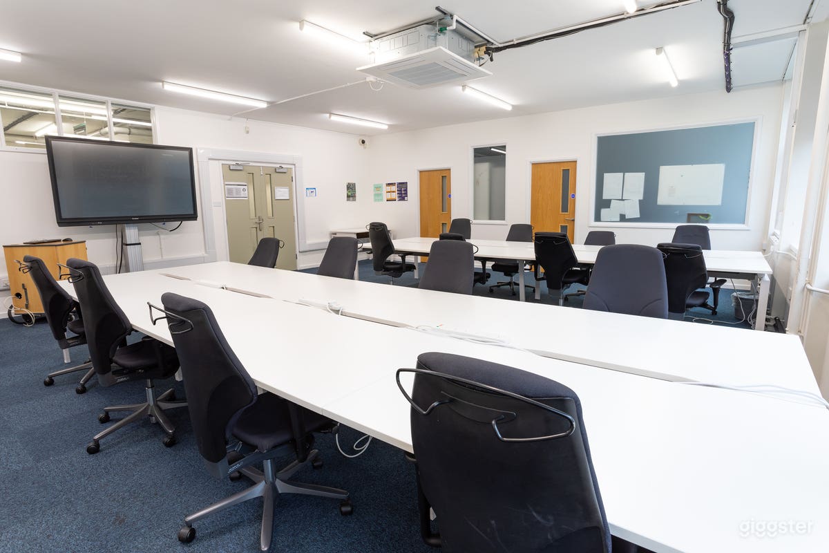 Professional Boardroom - Regents Park Photo 3
