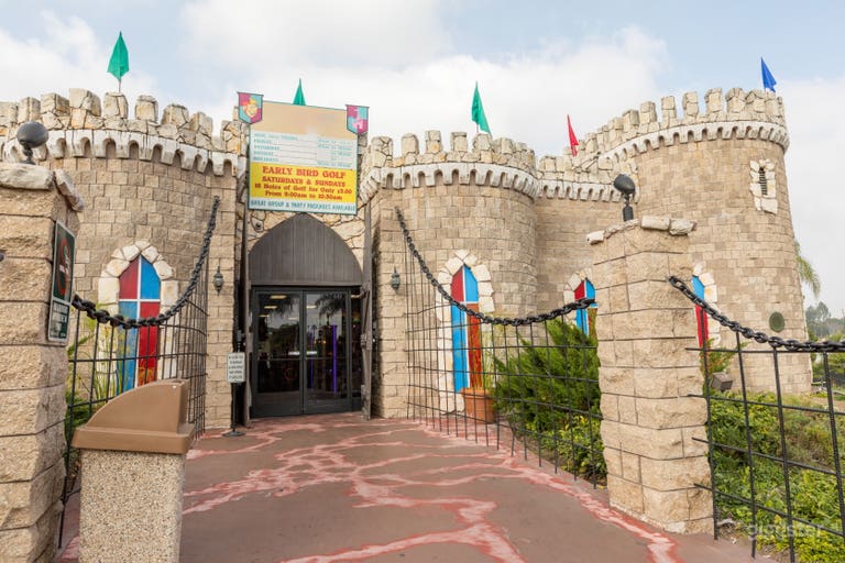  Medieval Mini Golf and Retro Arcade 