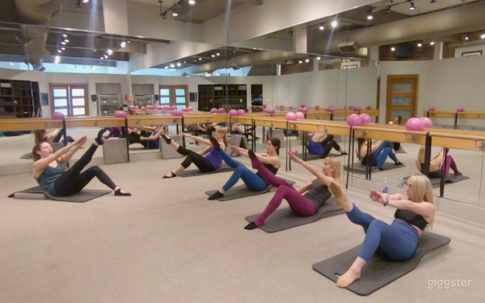 Charming Barre/Fitness Studio in Littleton Photo 4