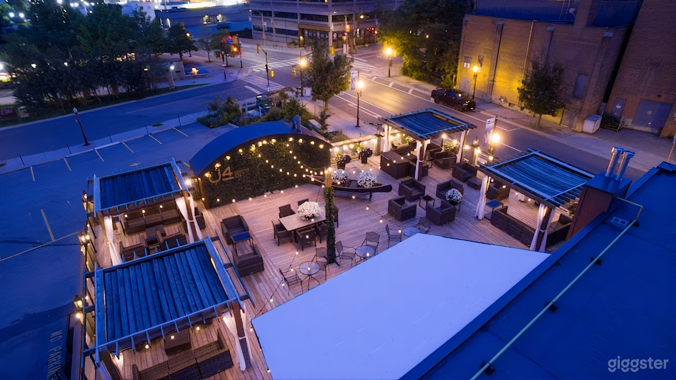 Top Canadian Spa + Outdoor Rooftop Patio Bar Photo 1