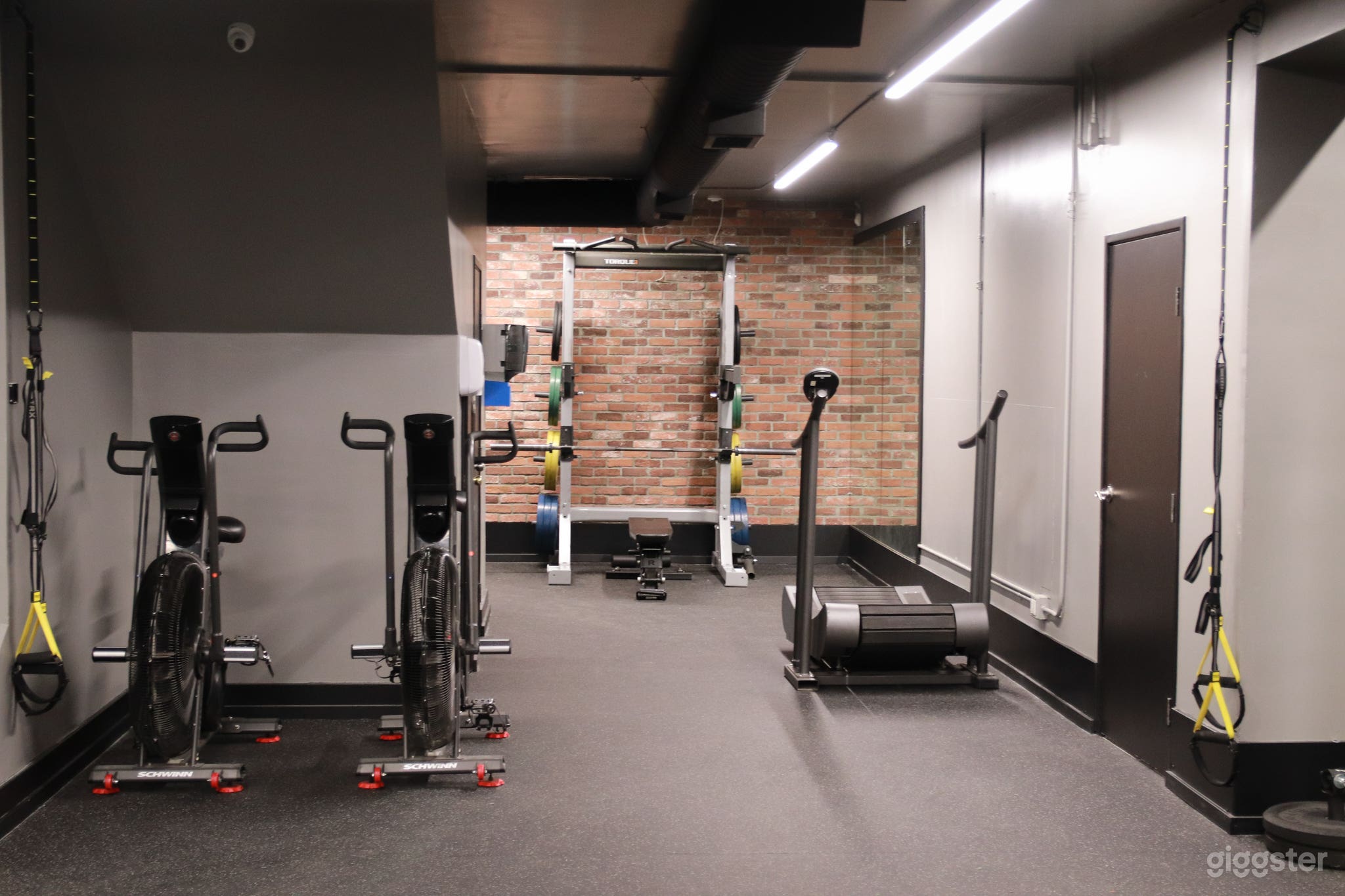 1400 sqft. Private Studio Photo 2