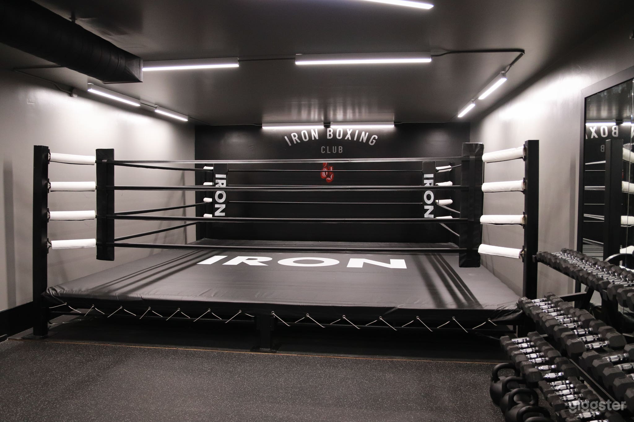 1400 sqft. Private Studio Photo 1