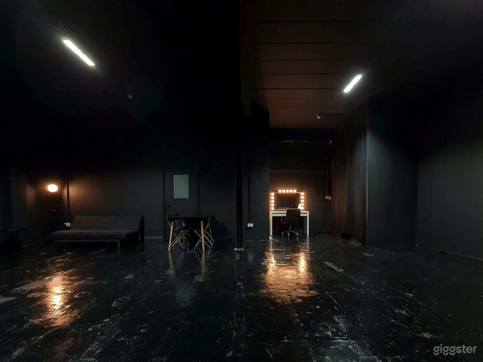 Studio 3 - Fully Blackout Studio Photo 1