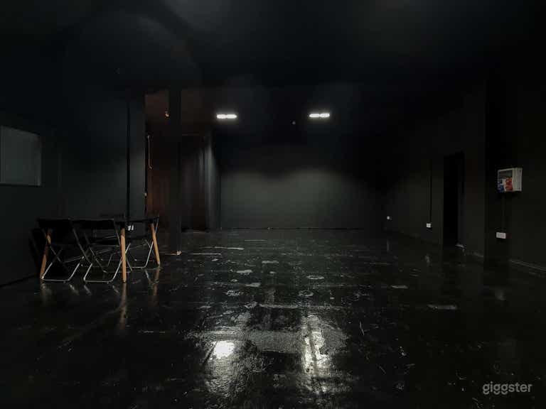  Studio 3 - Fully Blackout Studio 