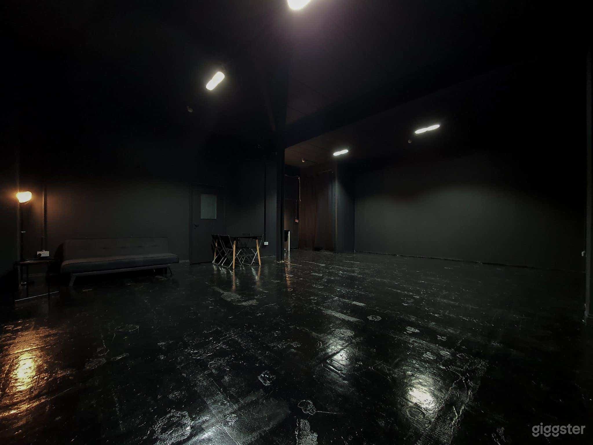 Studio 3 - Fully Blackout Studio Photo 2