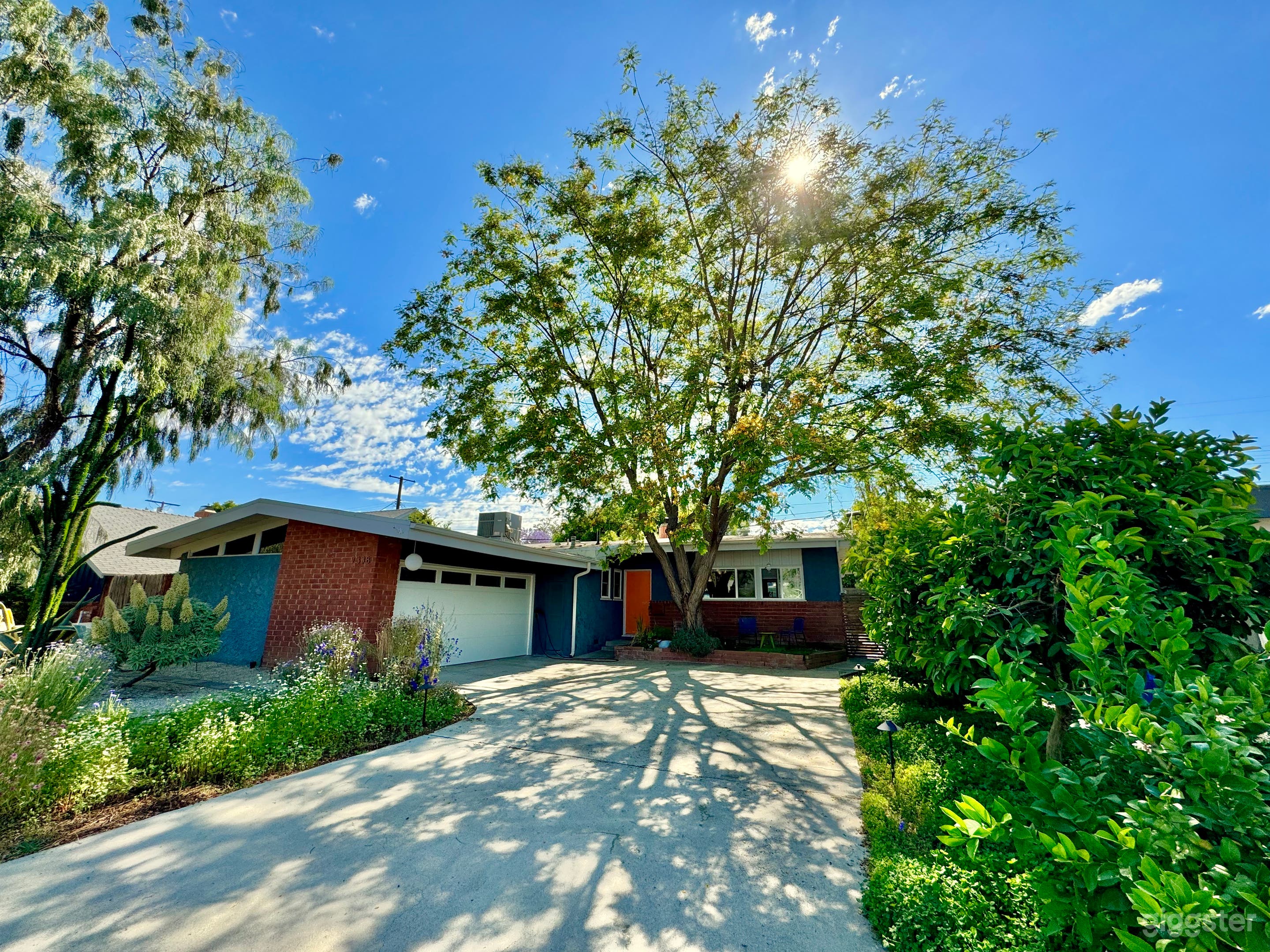 Retro Elegant Smart Home, Renovated Pool Spa Photo 2