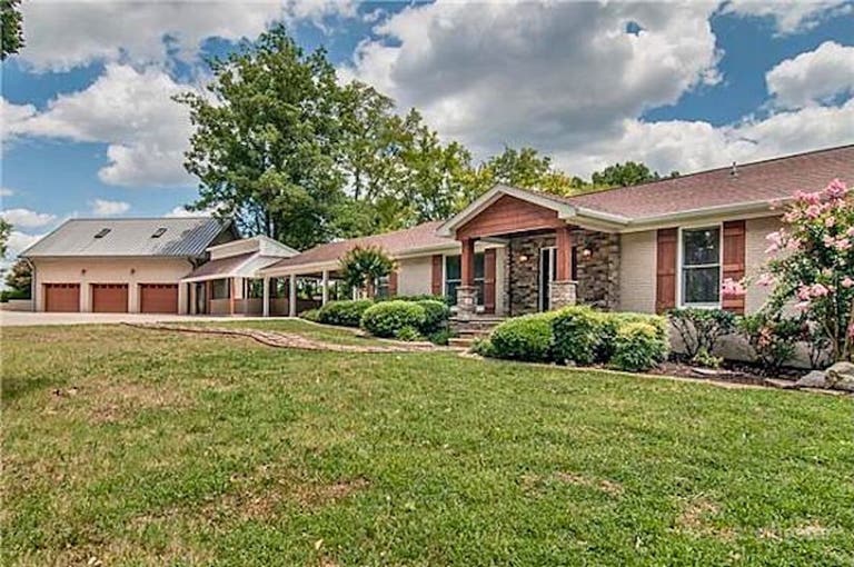  Stunning resort-style former home of Kenny Rogers 