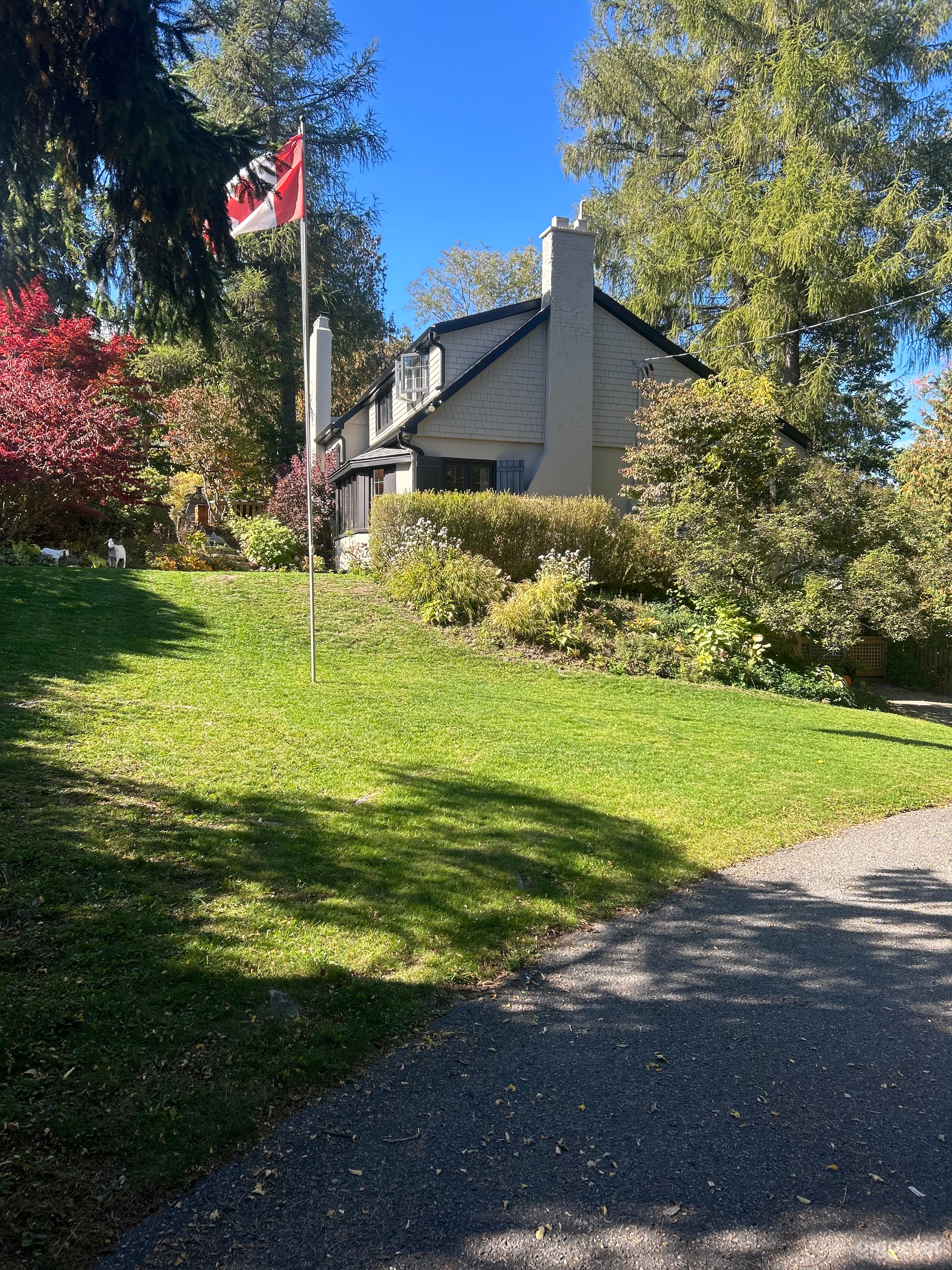 110 Year Old, 5 level Modern English Cottage Photo 2