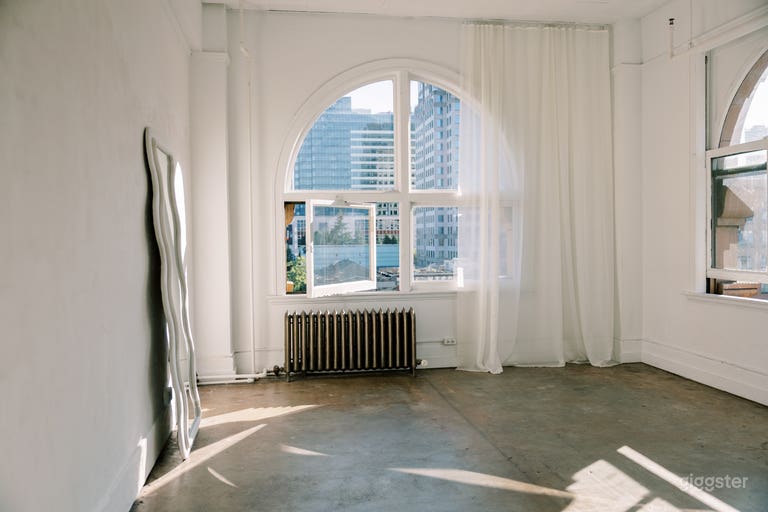  full length curtain in both rooms on track to extend all the way across 