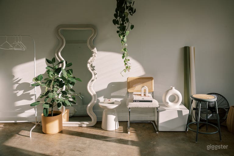  props and accessories in studio 