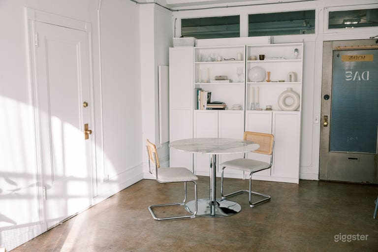  Natural light creative studio 