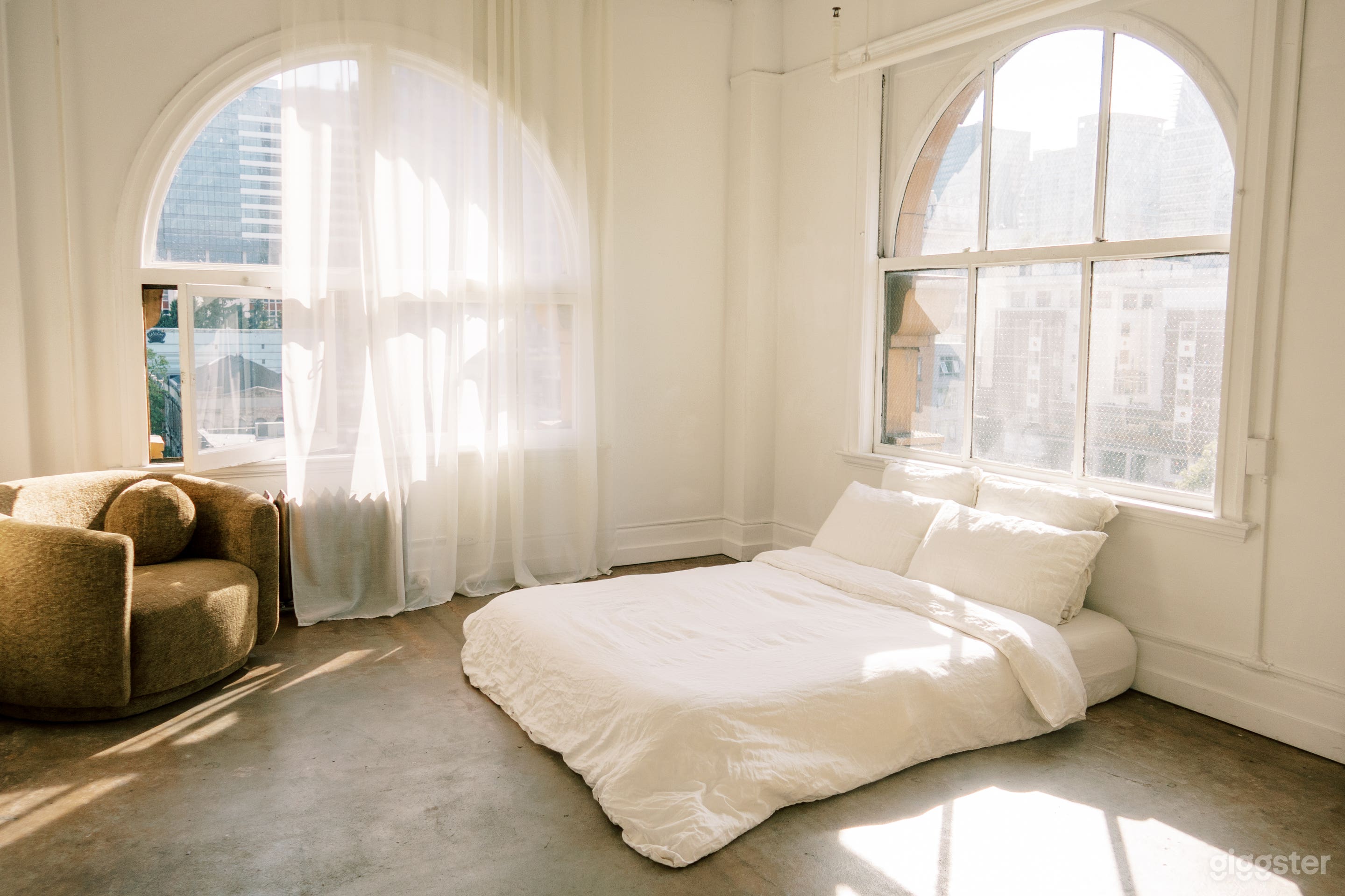 Natural light creative studio Photo 3