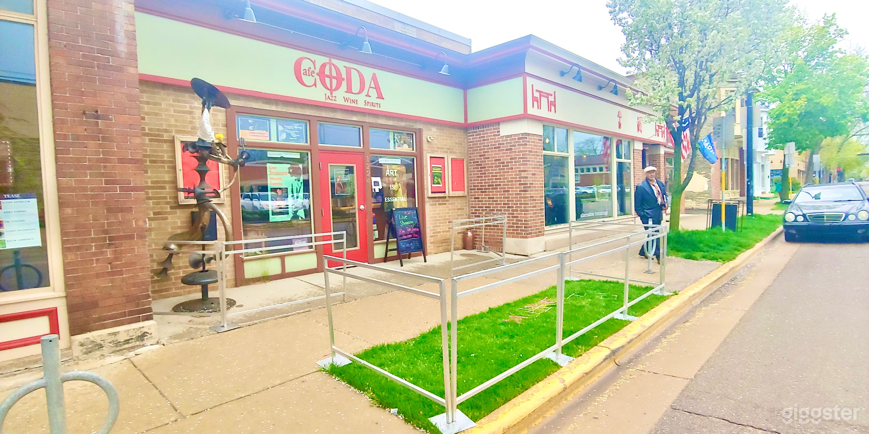 Outside Coda - lots of street parking