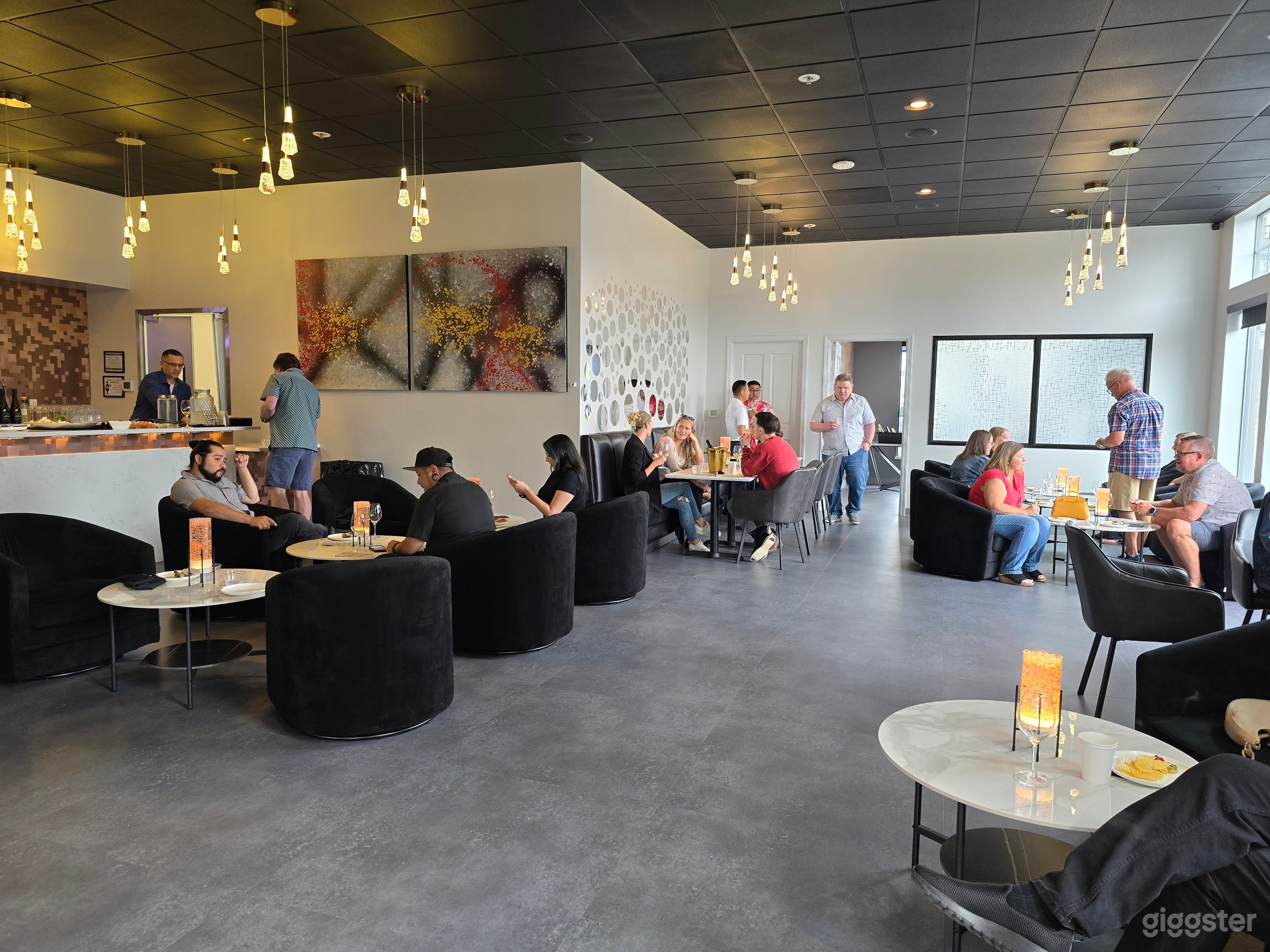 An Elegant and Chic Champagne Lounge Photo 3