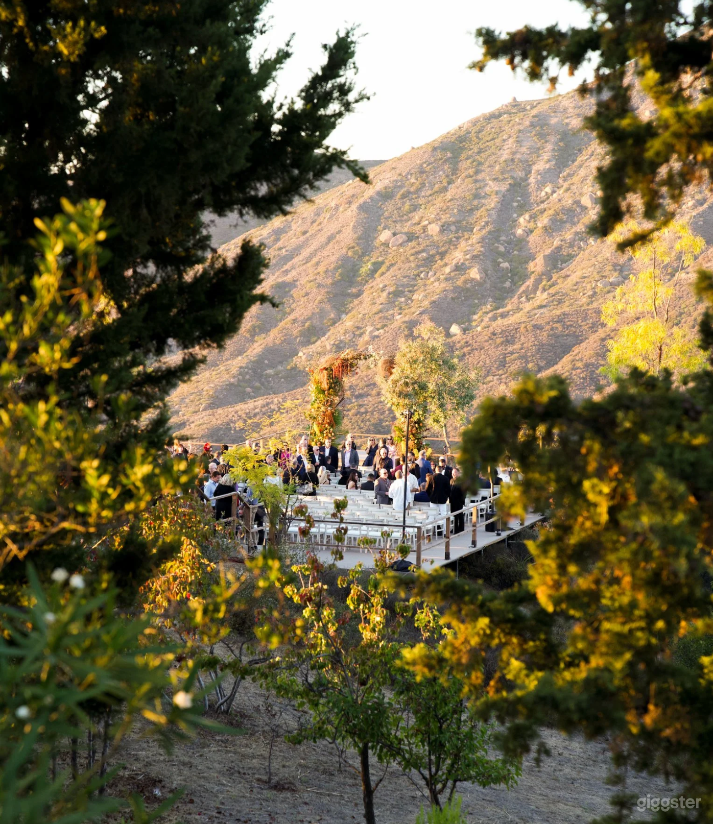 Private Pad with Incredible Mountain and Sunset Views Photo 1