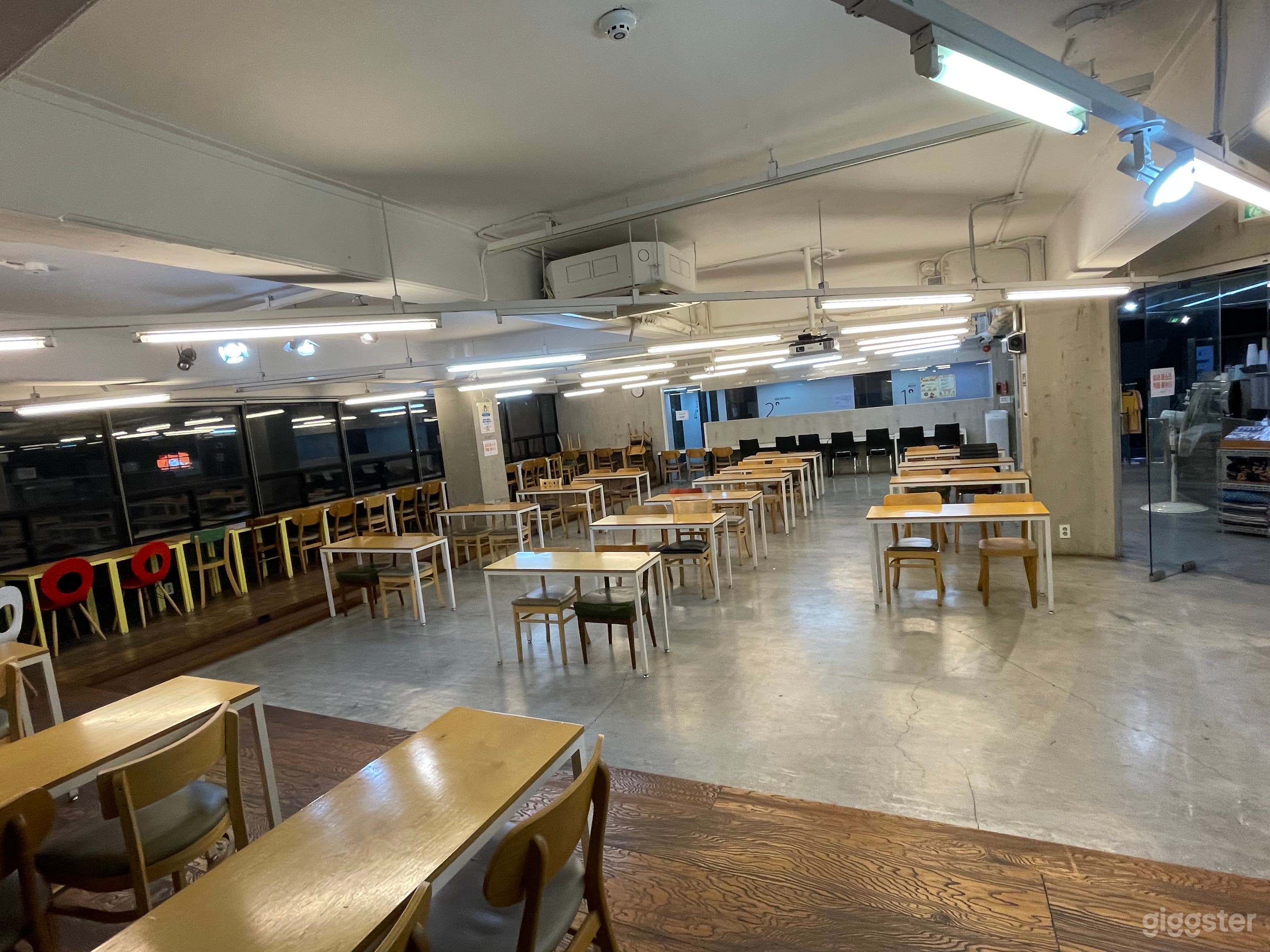 Versatile Event & Meeting Space Photo 1