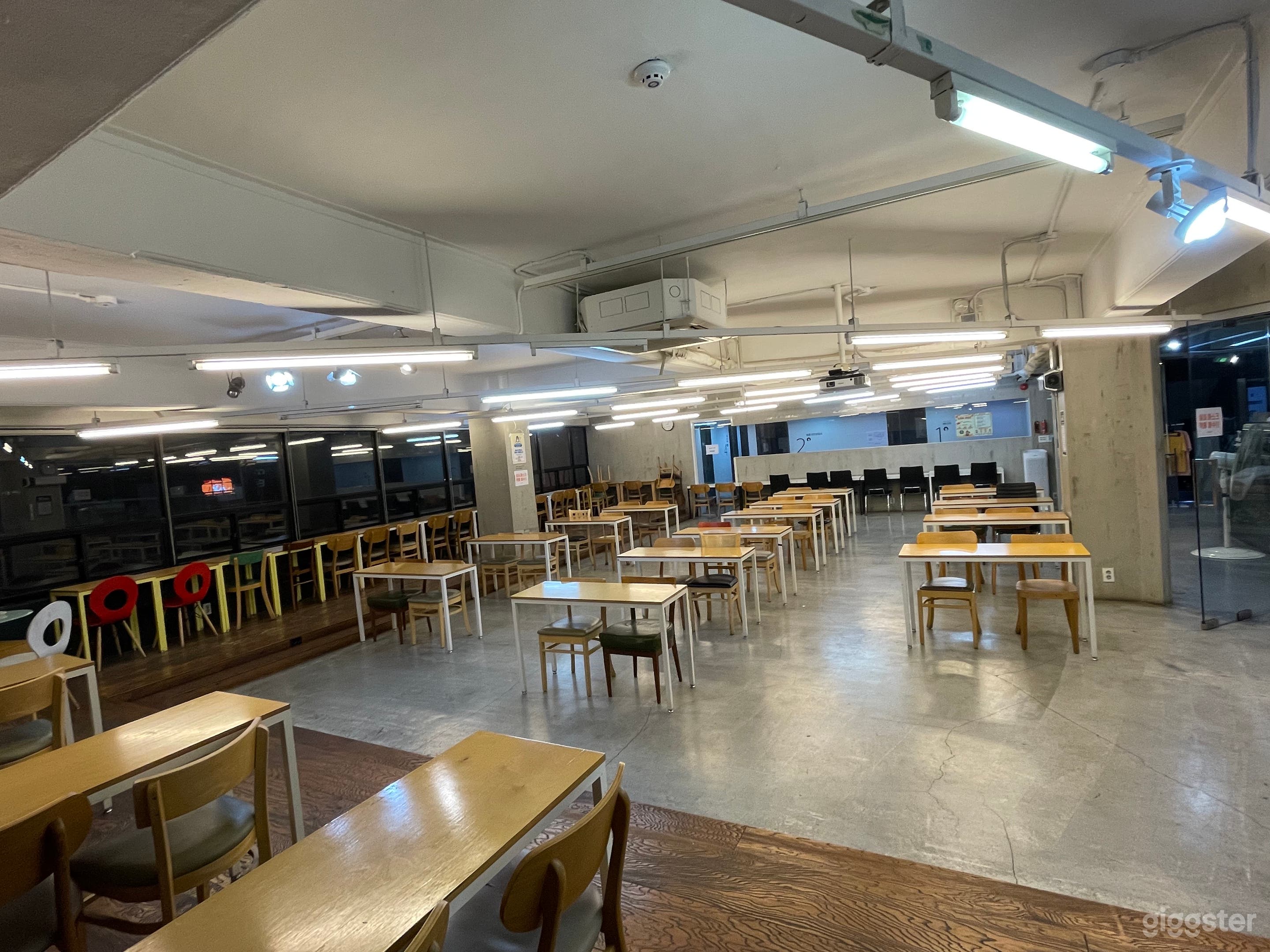 Versatile Event & Meeting Space Photo 2