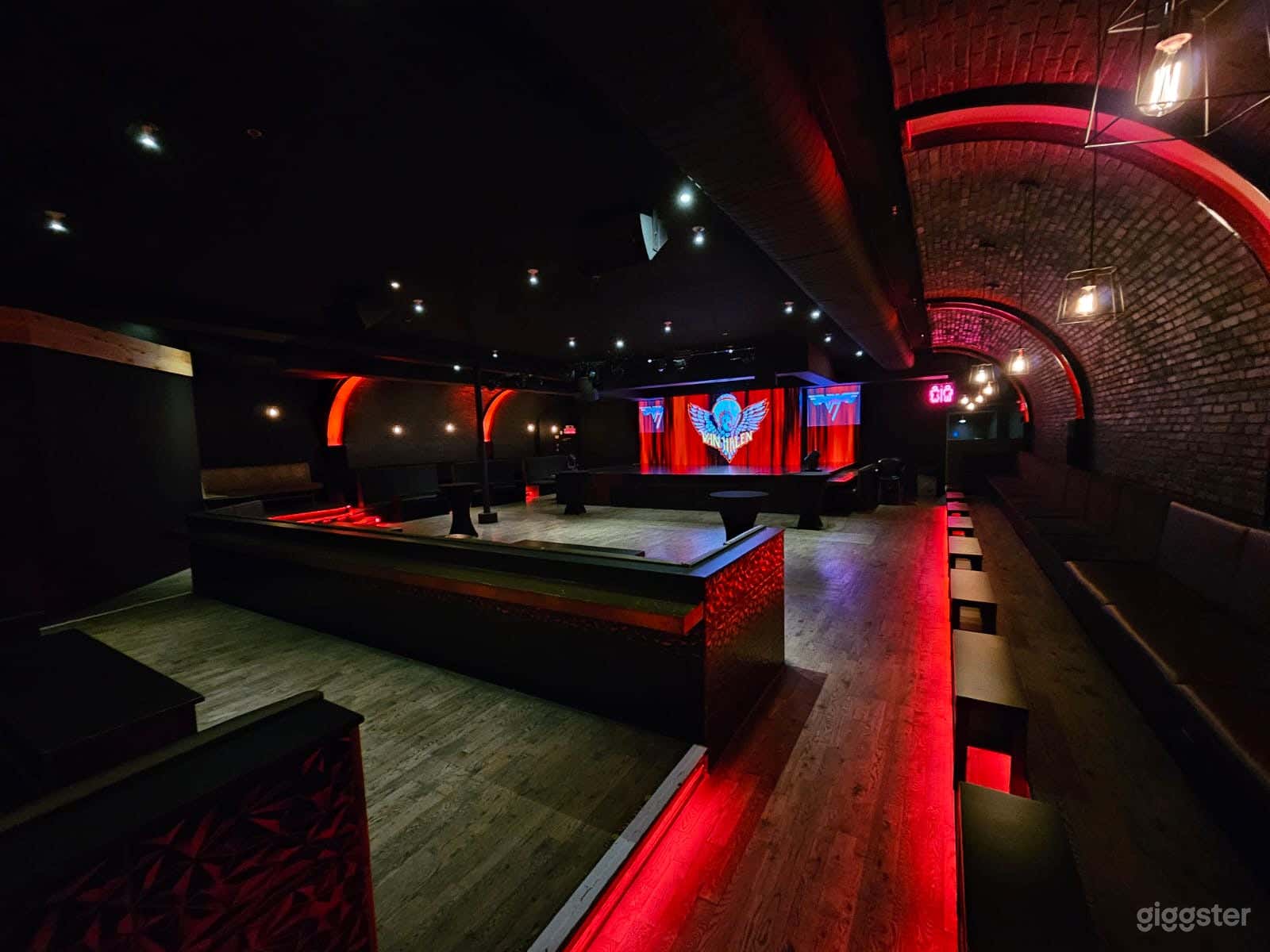 Large Luxury Event Room  Photo 2