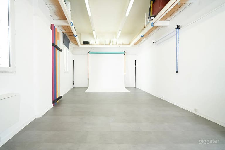  Chic Parisian Photo Studio with Terrace & Pro Equipment 