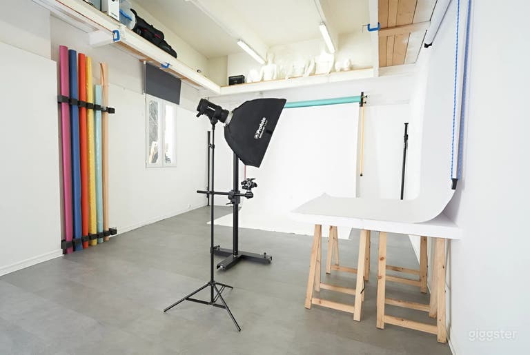  Chic Parisian Photo Studio with Terrace & Pro Equipment 
