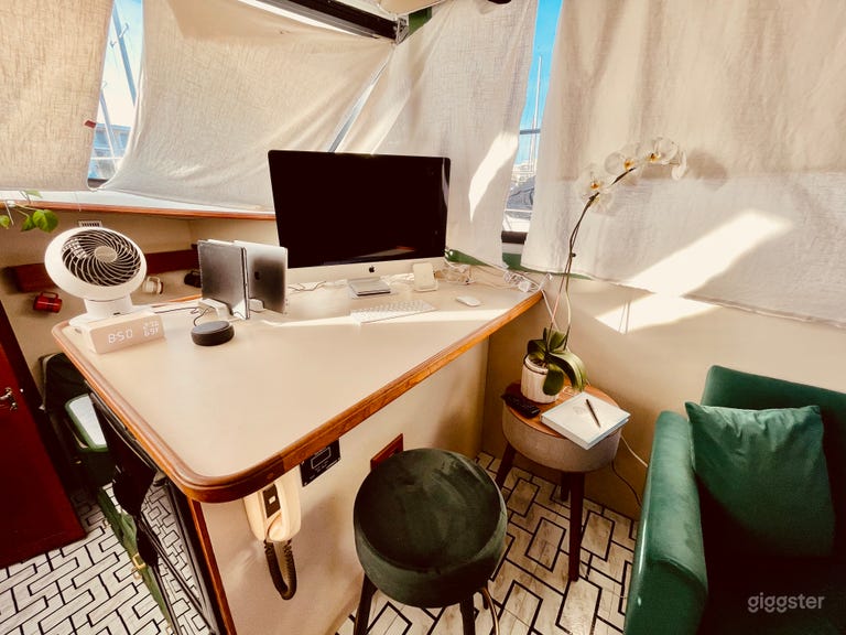  Private Vintage Yacht 