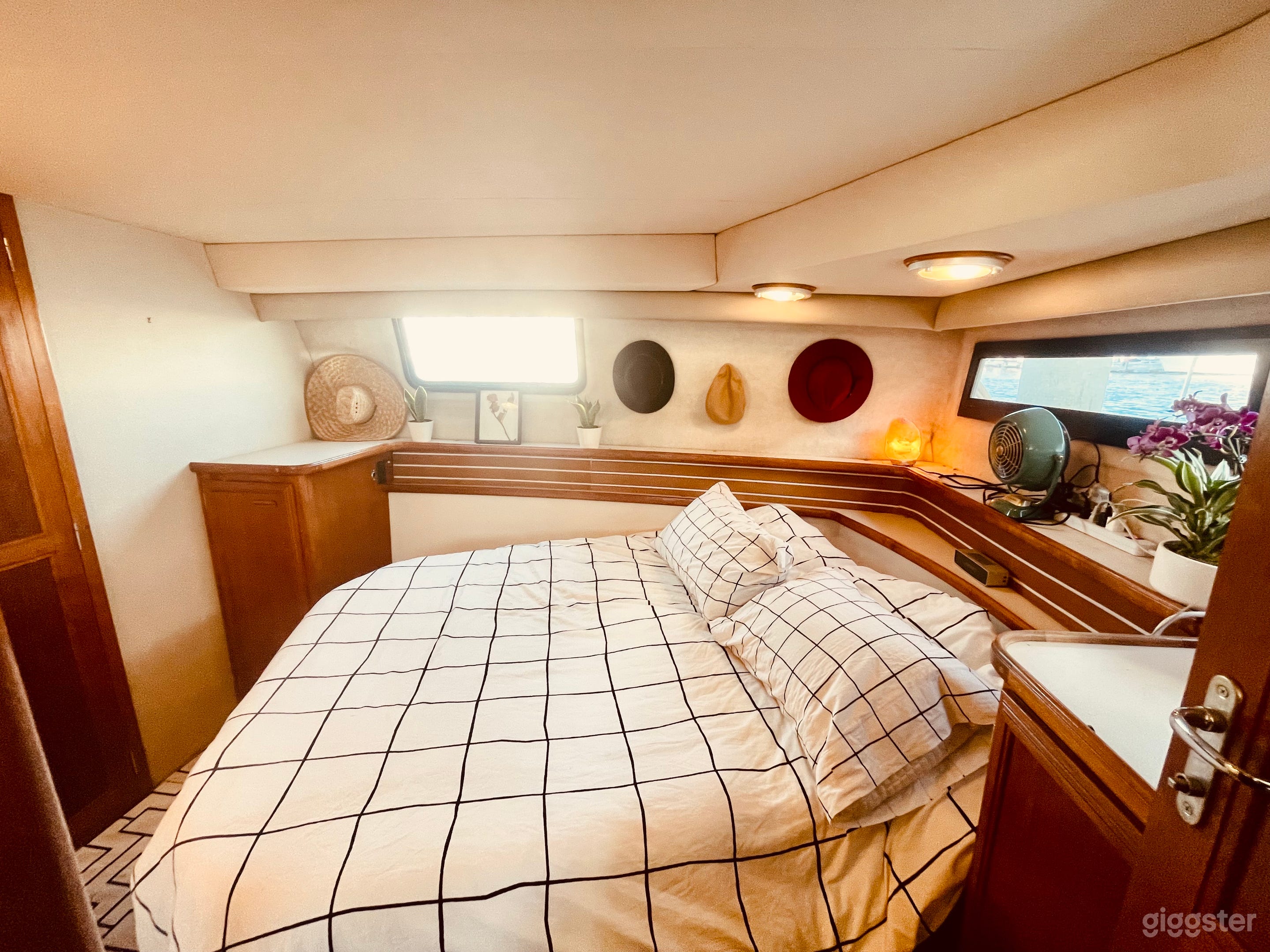 Private Vintage Yacht Photo 3