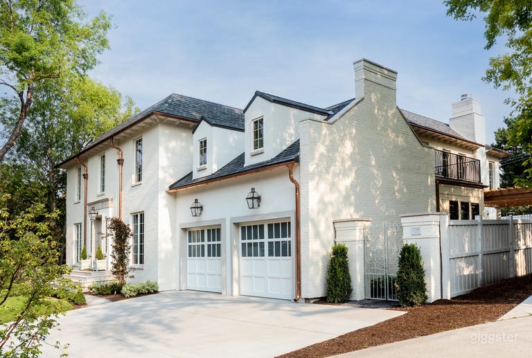  AWARD WINNING MANOR HOME 