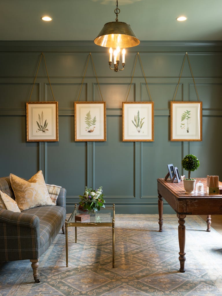  AWARD WINNING MANOR HOME 