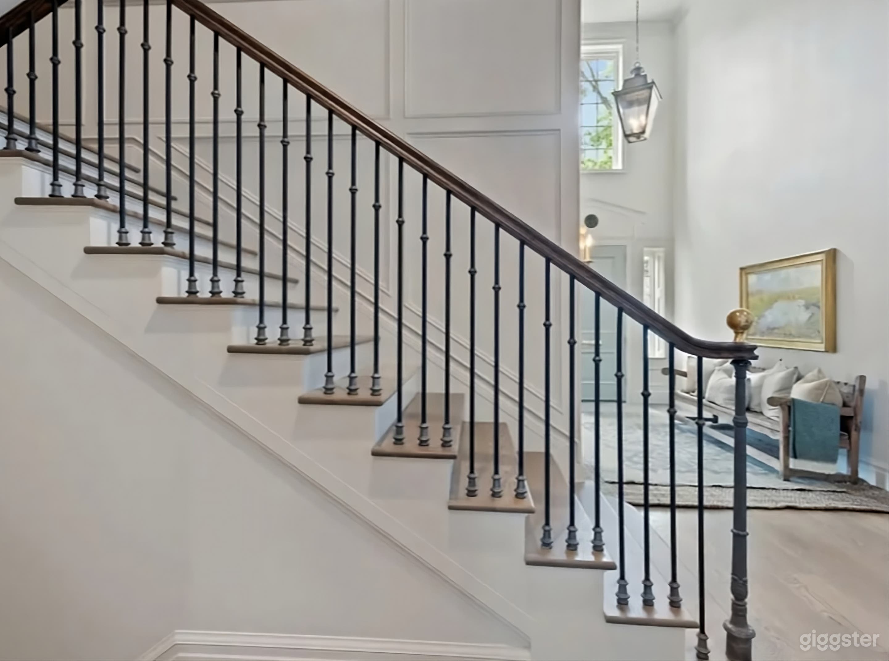 AWARD WINNING MANOR HOME Photo 4