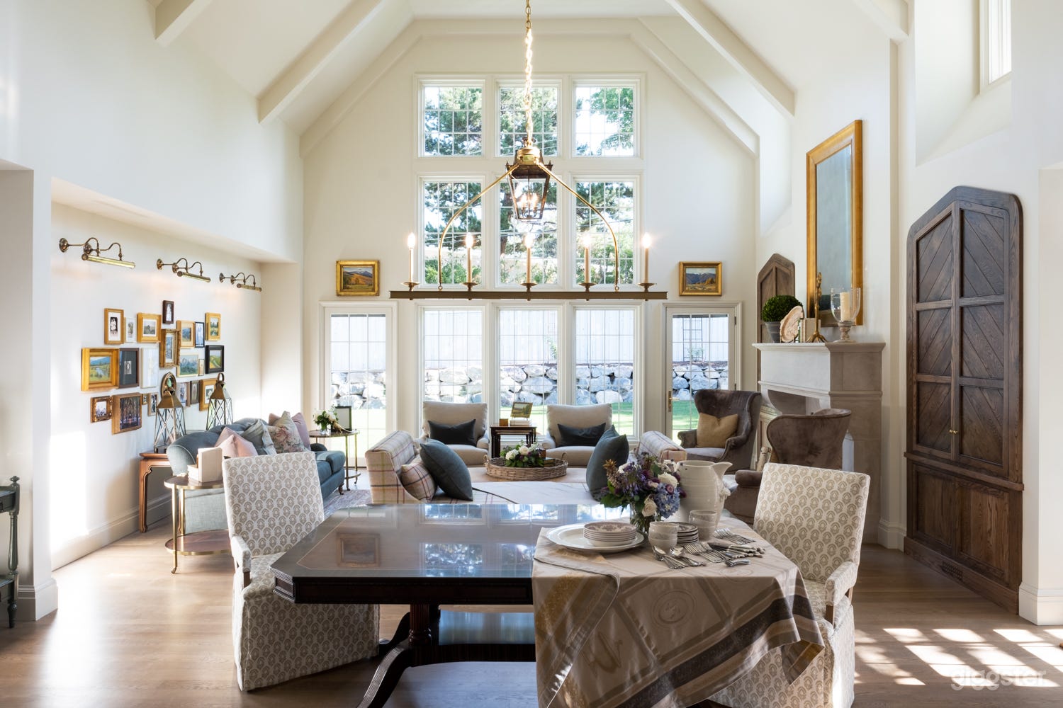 AWARD WINNING MANOR HOME Photo 1