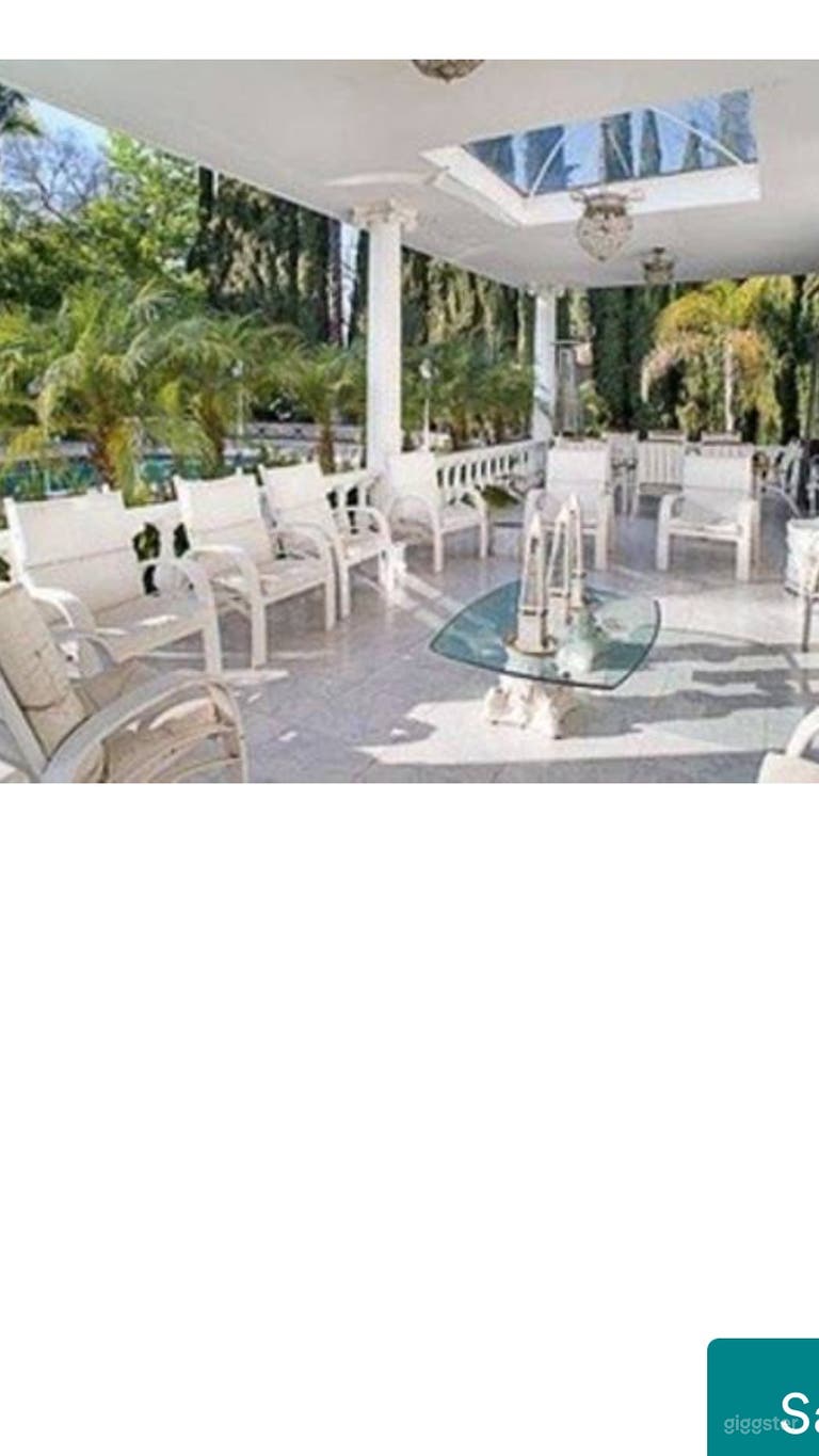  White Dream Home, Unique Location for Shoots 