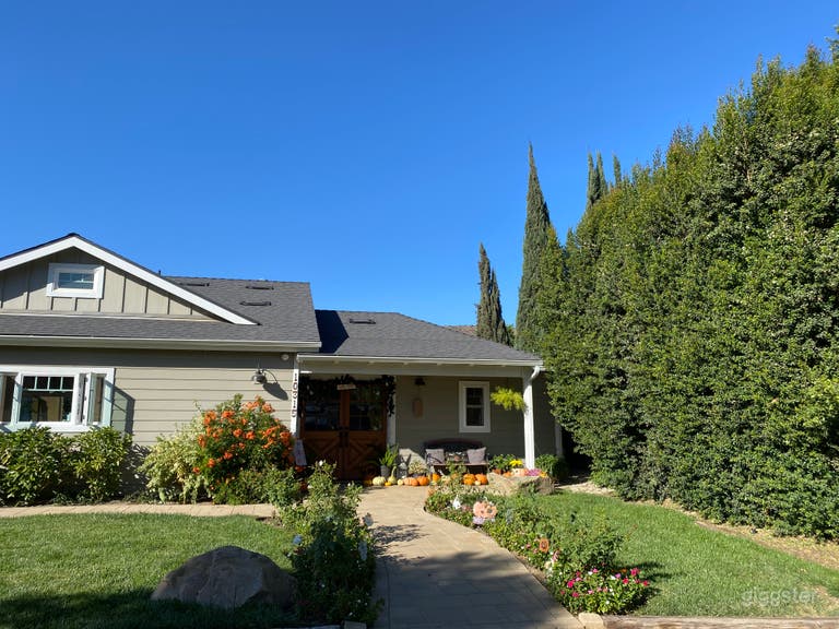  Remodeled Rach Home on Large Landscape Property 