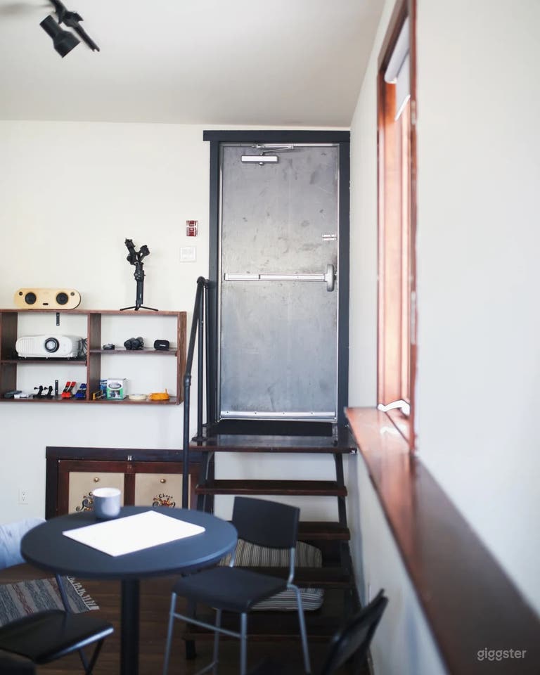  Pro-Equipped Studio: Book Hourly for Photo & Film. 