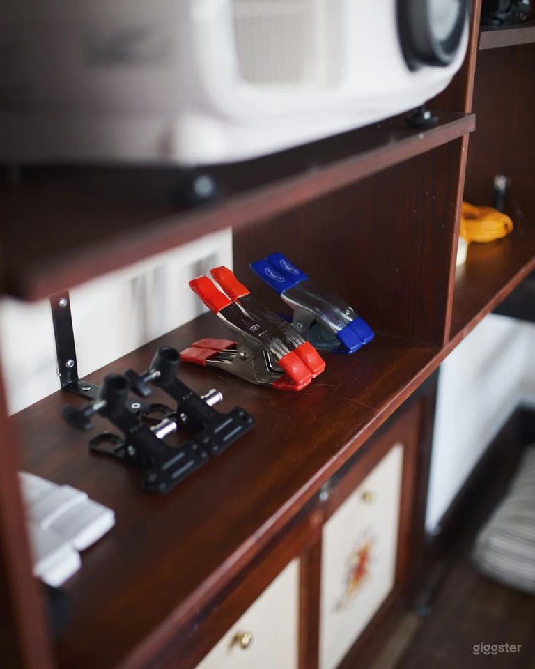  Pro-Equipped Studio: Book Hourly for Photo & Film. 