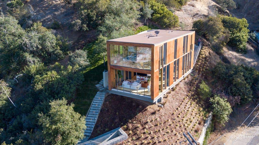 Modern Architectural Home With Sweeping Views Photo 1