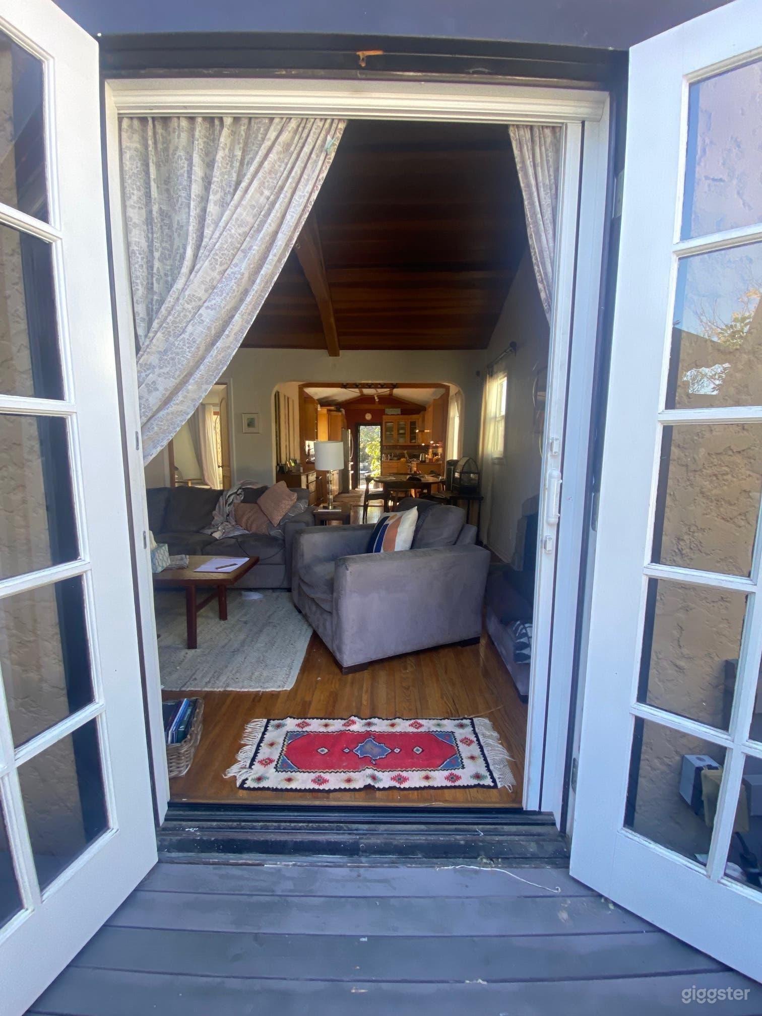 SPANISH SUBURB HOME - CULVER CY ADJ &amp; GUEST HOUSE  Photo 3